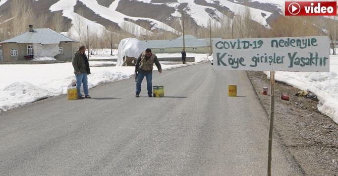 Yüksekova'da Köy girişine tabela asıp, kendilerini karantinaya aldılar