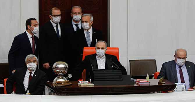 TBMM'de maskeli oturum