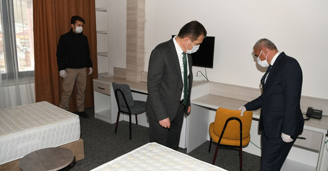 Vali Akbıyık, öğretmenevinde incelemelerde bulundu