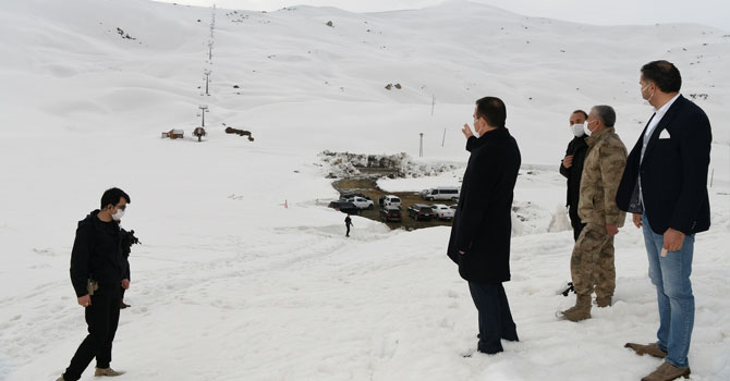 Vali Akbıyık Kayak tesisinde incelemelerde bulundu