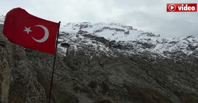 Hakkari Polisinden 'Uzun İnce bir yoldayım' klibi