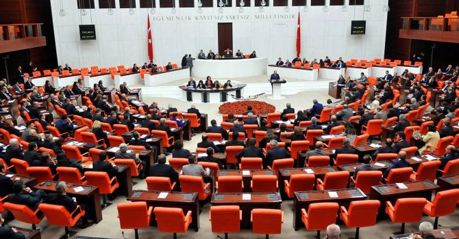 Mustafa Şentop 3'üncü turda 328 oyla yeniden Meclis Başkanı seçildi