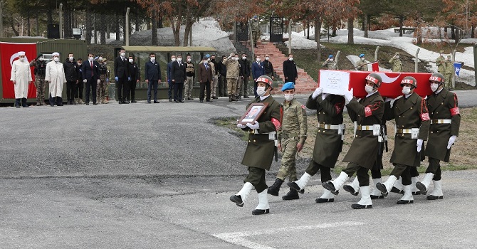 Hakkari'de şehit asker için tören düzenlendi