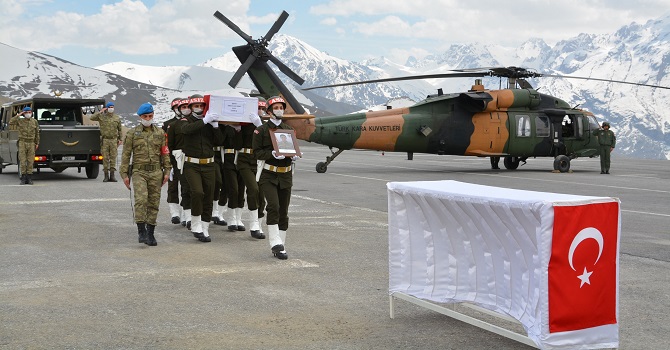 Hakkari'de Şehit olan asker, törenle memleketine uğurlandı