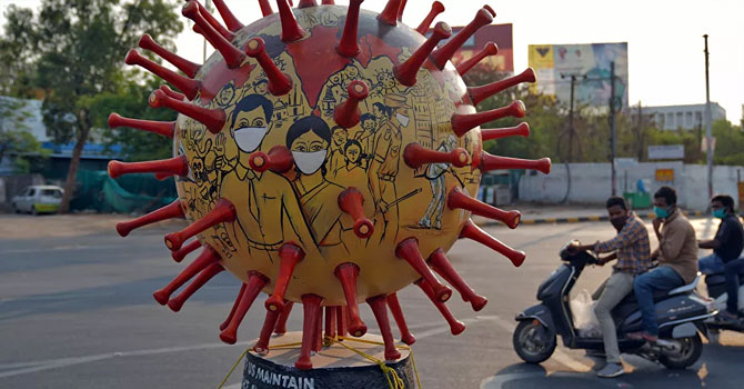 Salgını atlatmak için mağaraya sığındılar