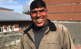 Kars'ın gülen adamı: Babam öldüğünde bile güldüm