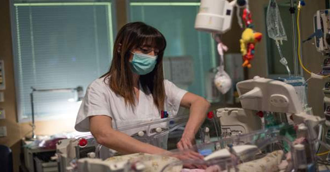 Bir bebek 'koronavirüs pozitif doğdu'