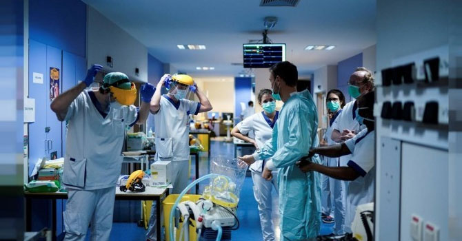 Virüs diploma ayırt etmiyor