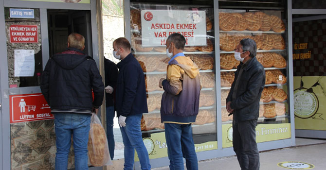 Hakkari'de "Askıda ekmek var" kampanyası