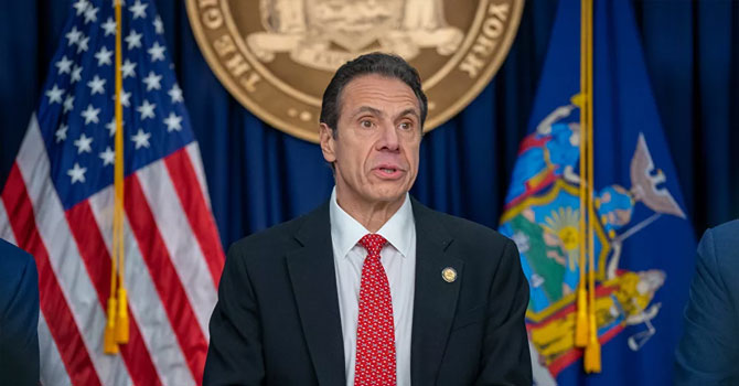 Vali Cuomo: New York'ta kimse kirasını ödeyemediği için evden çıkarılmayacak