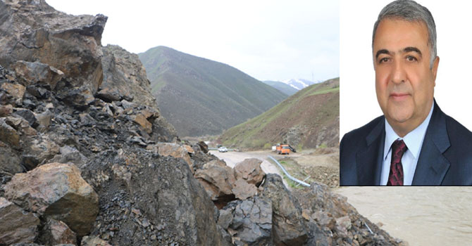 Hakkari Eski Milletvekili Zeydan'dan heyelanlı yolun açılmamasına tepki