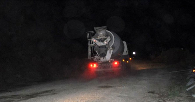 Yüksekova-Hakkari -Van karayolu 6 gün sonra kontrollü bir şekilde açıldı