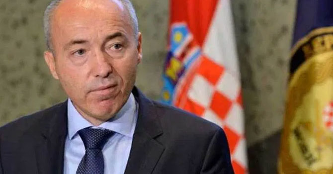 İki pilotun hayatını kaybettiği Hırvatistan’da savunma bakanı istifa etti