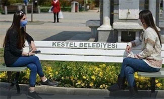 Bakan Koca'dan 'Sosyal mesafeli' bank paylaşımı