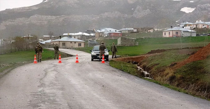 Van'da karantinaya alınan mahallede Kovid-19 vaka sayısı 84'e yükseldi