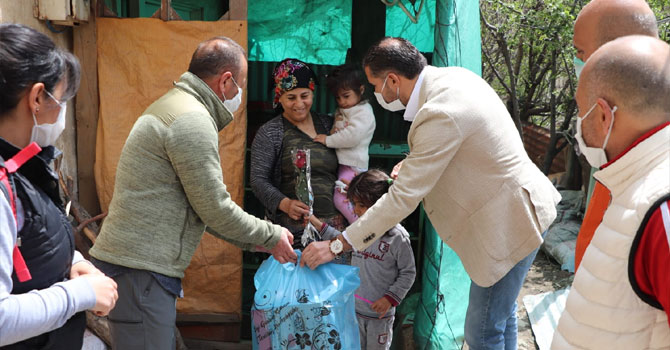 Gençlik Spor İl Müdürü Yıldırım'dan annelere hediye