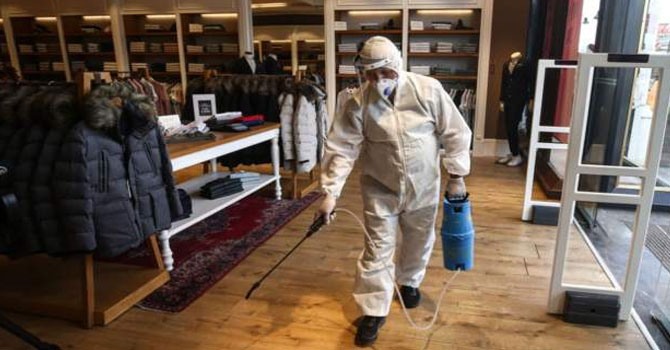 AVM, berber, kuaför ve güzellik merkezleri açıldı