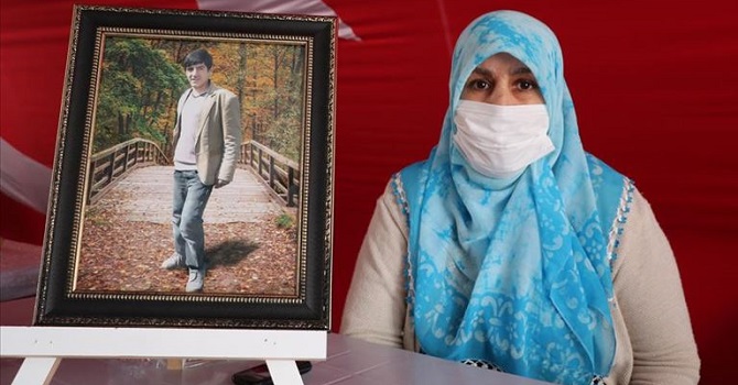 Hakkari'den gidip Diyarbakır'da oturma eylemine katıldı