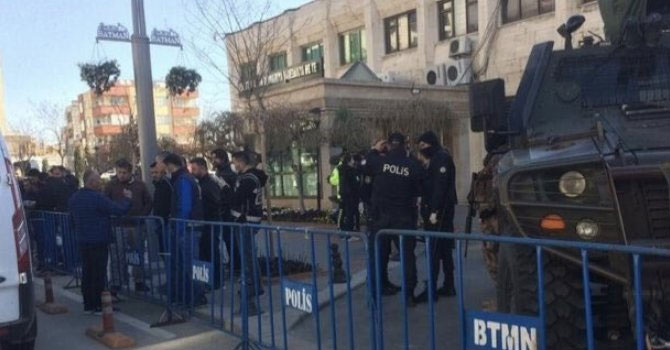 HDP’li dört belediyeye daha kayyum atandı