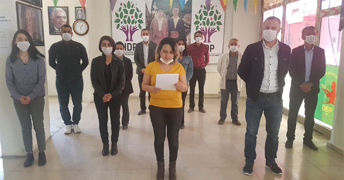 Hakkari'de HDP'li 5 belediyeye kayyum atanmasına tepki!