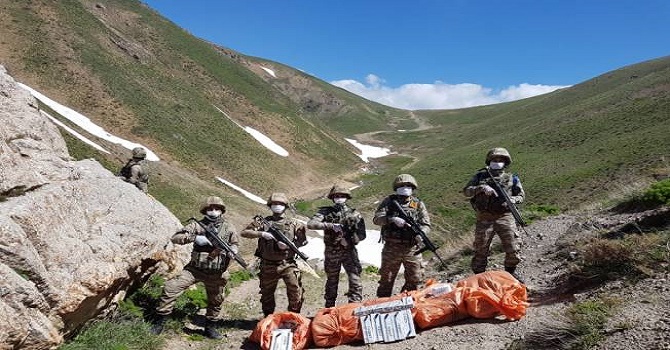 Şemdinli'de 2 bin 890 paket kaçak sigara ele geçirildi