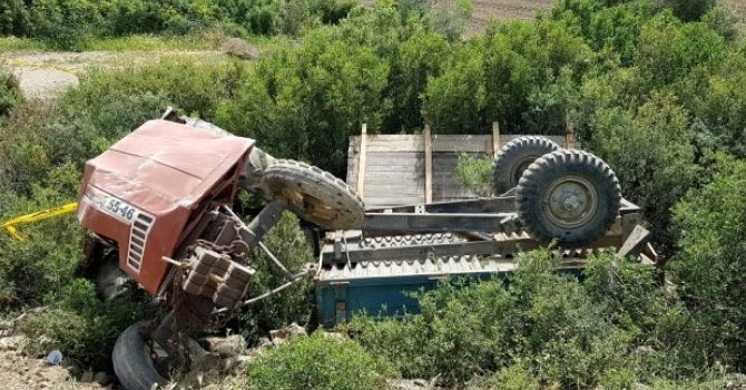 Manisa’da traktör devrildi: 1 ölü