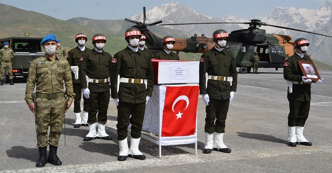 Hakkari'de şehit olan asker törenle memleketlerine uğurlandı