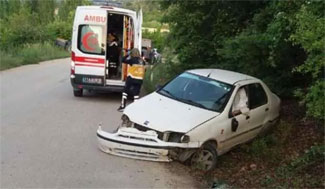 15 dakika arayla iki kez şarampole uçtu canından oldu!