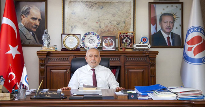 Hakkari Üniversitesi Rektörü Pakiş'in bayram mesajı
