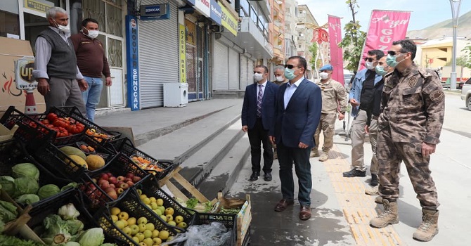 Vali İdris Akbıyık esnafı ziyaret etti