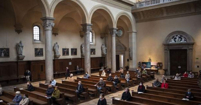 Kilisede ayine katılan 40 kişi koronavirüse yakalandı