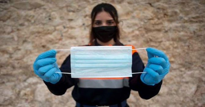 'Konuşurken ıslanan maske hemen değiştirilmeli'