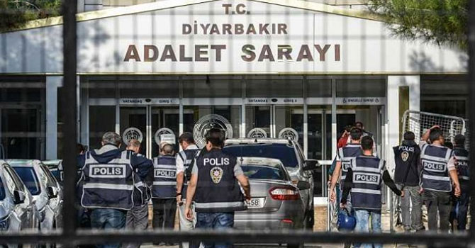 Gözaltındaki 12 kişi tutuklandı