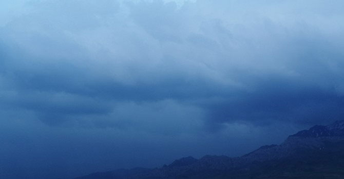 Van'da fırtına ve yağmur