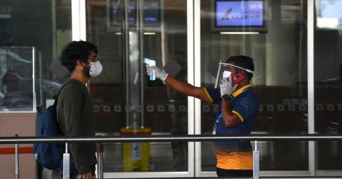 Hindistan'da iç hat uçuşlar 2 ay sonra yeniden başlıyor