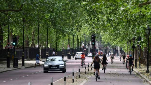 Koronavirüs: İngiltere'de 134 kişi daha hayatını kaybetti