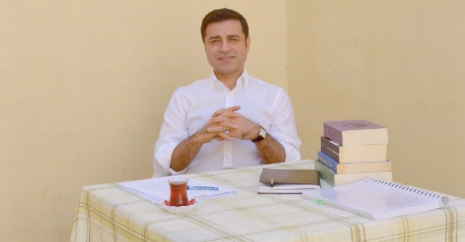 Demirtaş: 'Kürt sorunu çözüldü' diyenler yalan söylüyor