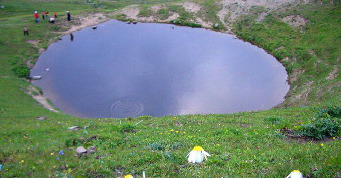 Gümüşhane'de, Dipsiz Göl karmaşası