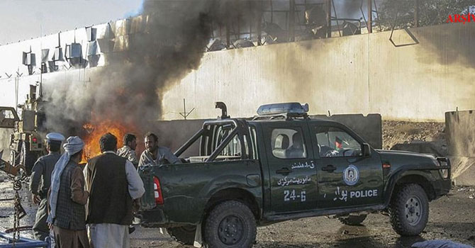 Afganistan'da bombalı saldırı: 11 polis öldü