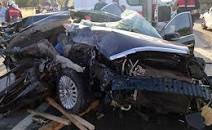 Otomobil kamyona çarptı: 3 ölü, 1 yaralı