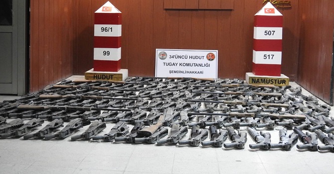 Şemdinli'de kaçak malzeme ele geçirildi