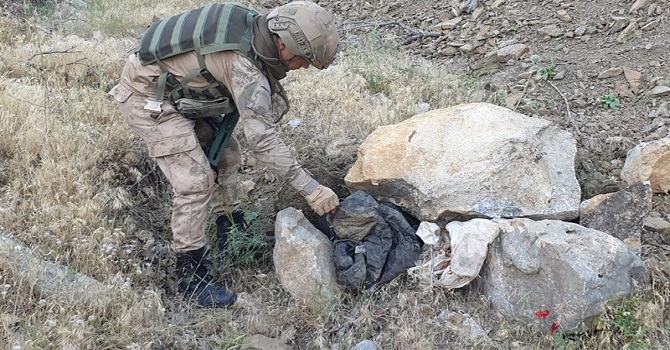 Şemdinli'de PKK'nın mühimmatı ele geçirildi
