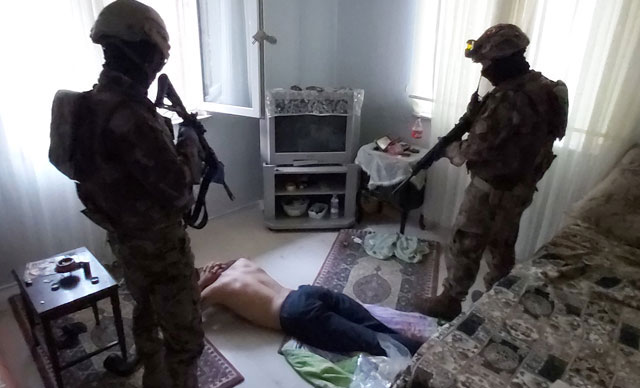 Bursa'da bin polisle uyuşturucu operasyonu