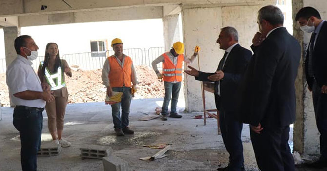 Milli Eğitim Müdürü Gür, lojman inşaatında inceleme yaptı