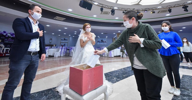 1 Temmuz'da başlıyor... Düğünler maskeli, sosyal mesafeli olacak takılar kutuya konulacak