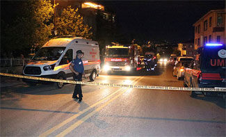 Eşi ve kızları evi terk etti, alkol alıp evi ateşe verdi