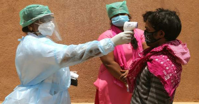 Hindistan'da günlük vaka sayısı 12 bini aştı, hastanelerde yer kalmadı