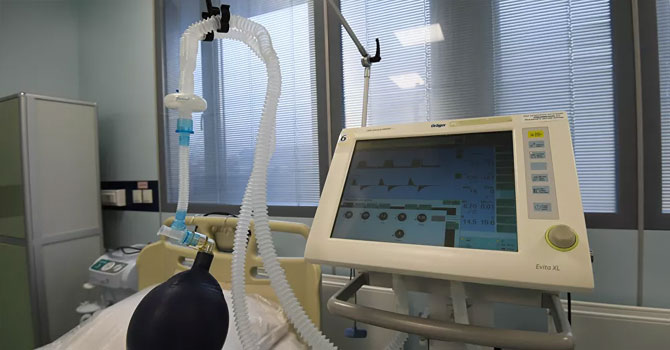 İngiltere'de 65 gün boyunca entübe yatan hasta iyileşti