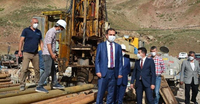Hakkari-Van sınırında sıcak su sondajı yapıldı