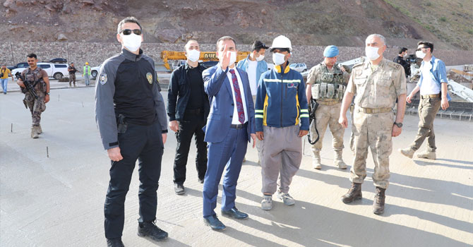 Vali Akbıyık, tünel ve viyadük çalışmalarını denetledi